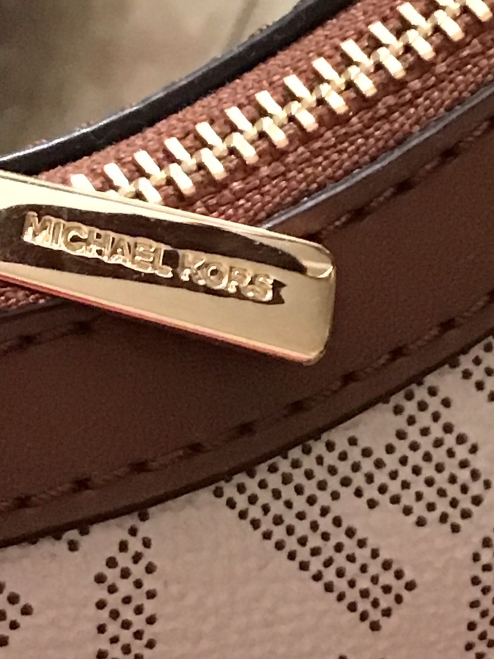 Michael Kors Cream and Brown MK Logo Shoulder Bag - Picture 4 of 6